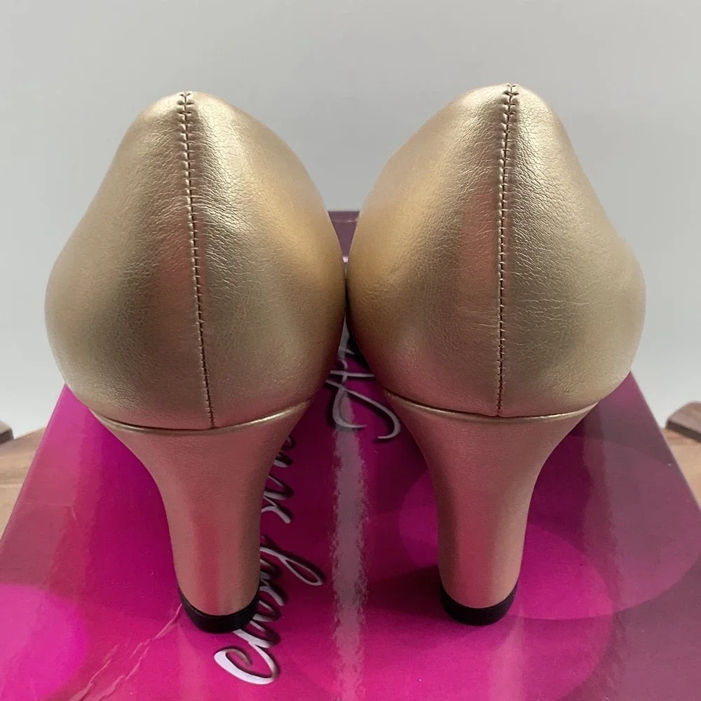 Easy Street Alive Womens Gold Square Toe Block Heel Pumps 31-2578 Size 6M